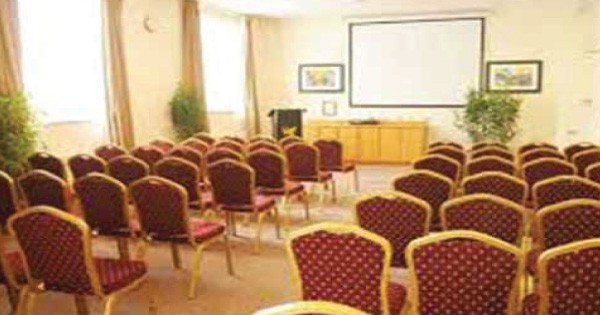 Olive Gardens Hotel - State-Of-The-Art Conference Room at Olive Gardens Hotel 